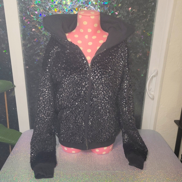 RARE! Fashion show jacket. Black leopard fur. Teddy bear.